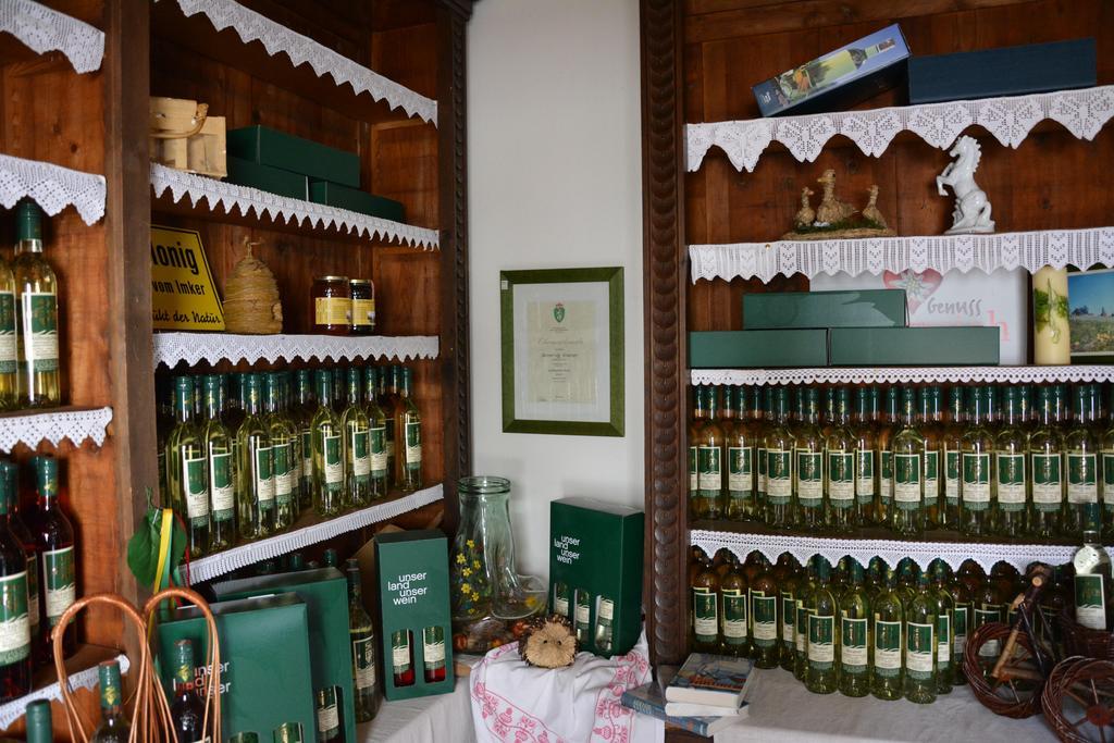 Weingut Seiner Vlg. Kraxner Villa Greisdorf Exterior photo
